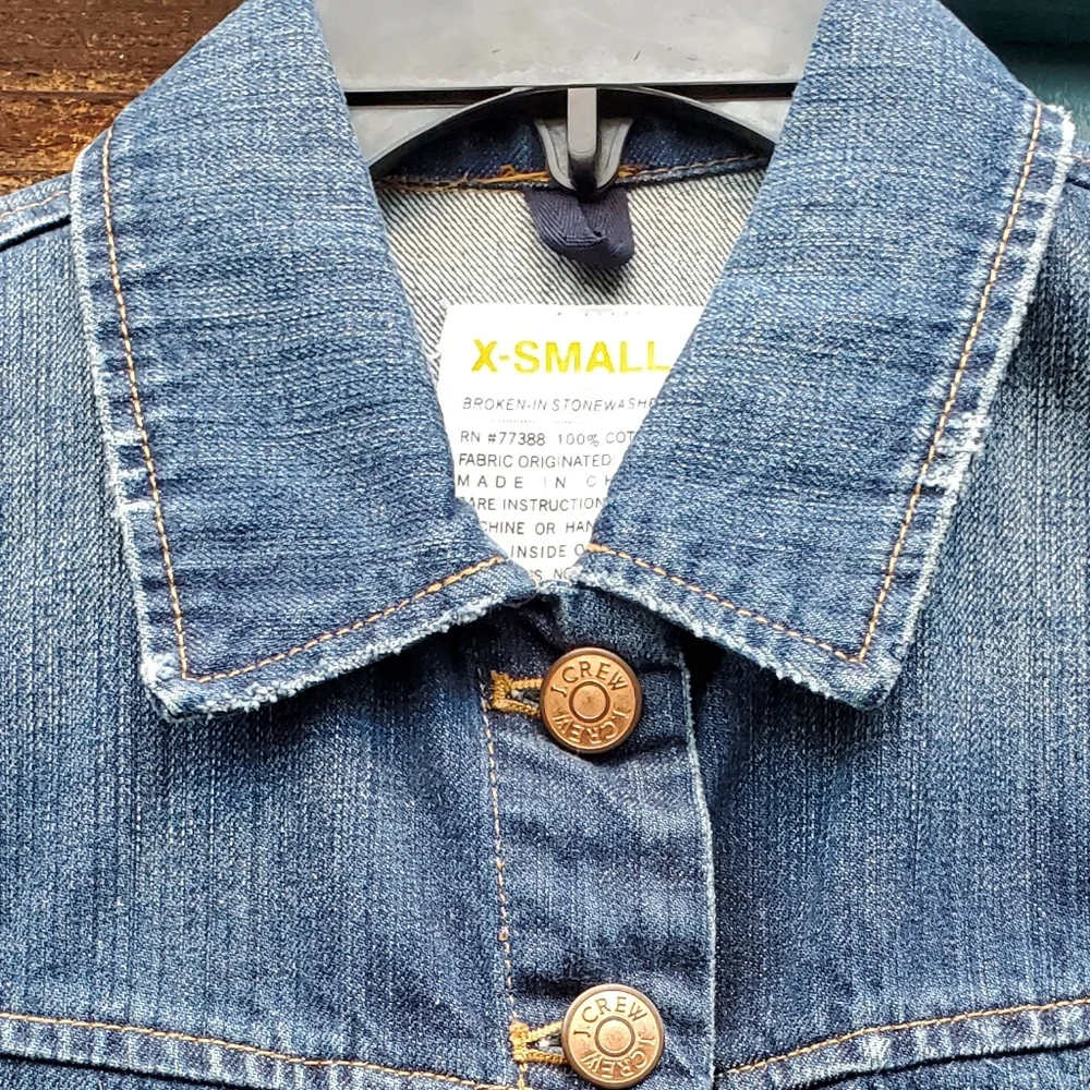 J Crew Distressed Jean Jacket Denim Medium Wash Blue XS Trucker - Picture 8 of 10